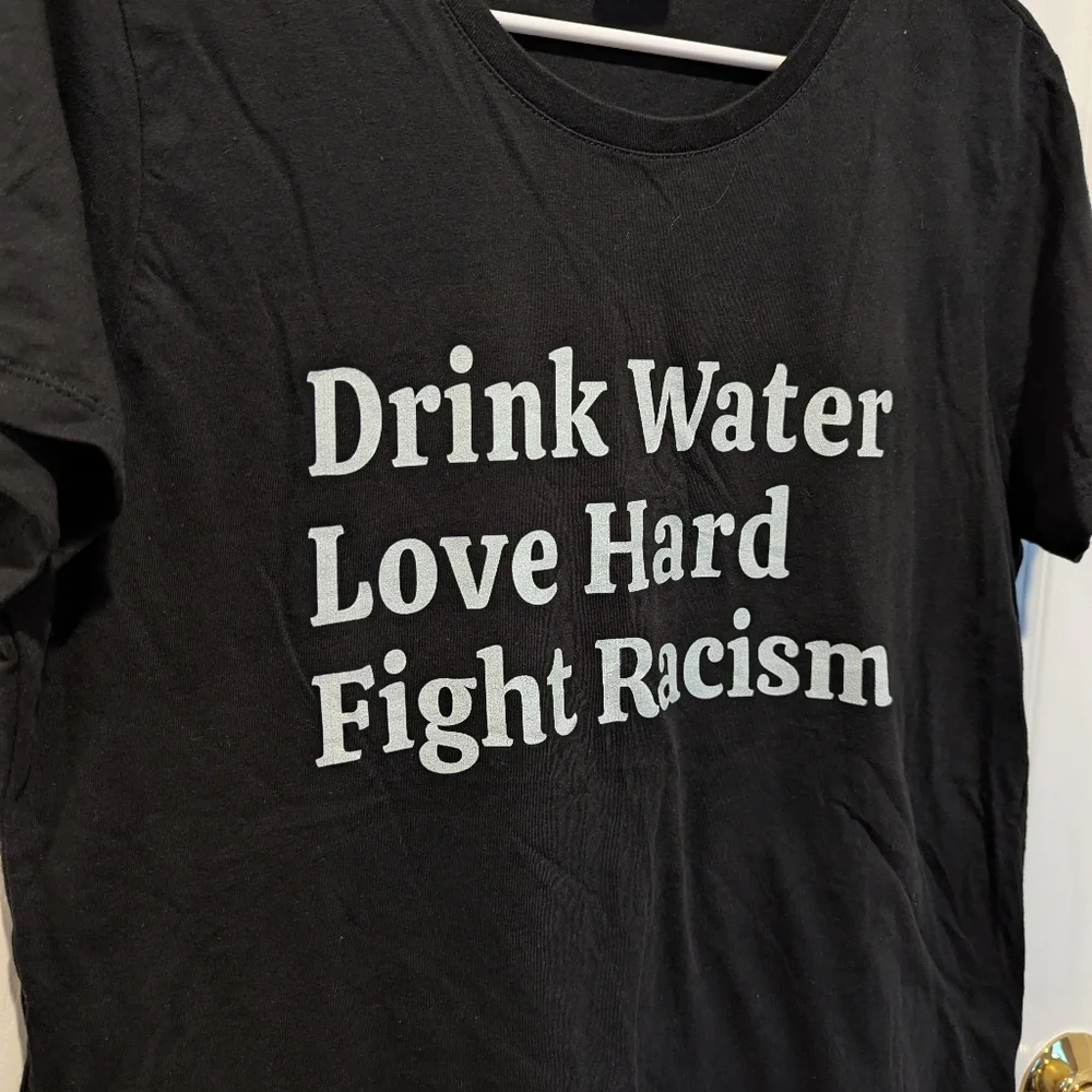 Women's Size Large Black Fight Racism Graphic T-Shirt with Motivational Text - Picture 3 of 6